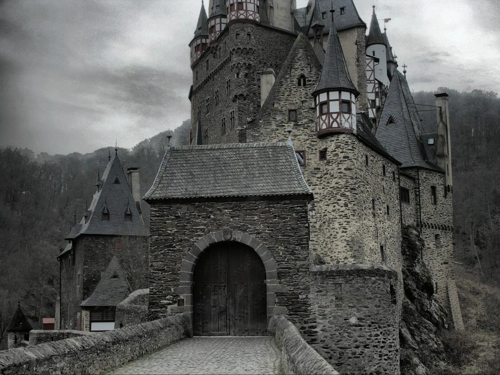 Поиск замка по фото Pin on Randoms Castle, Germany castles, Burg eltz castle