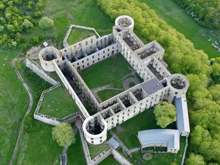 Поиск замка по фото The Castles Wallpaper Castle ruins, European castles, Castle