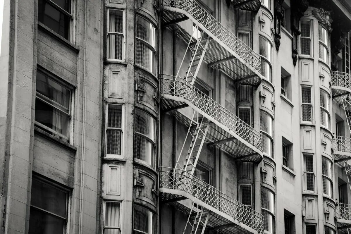 Поиск здания по фото Free Images : black and white, architecture, facade, building, monochrome photog