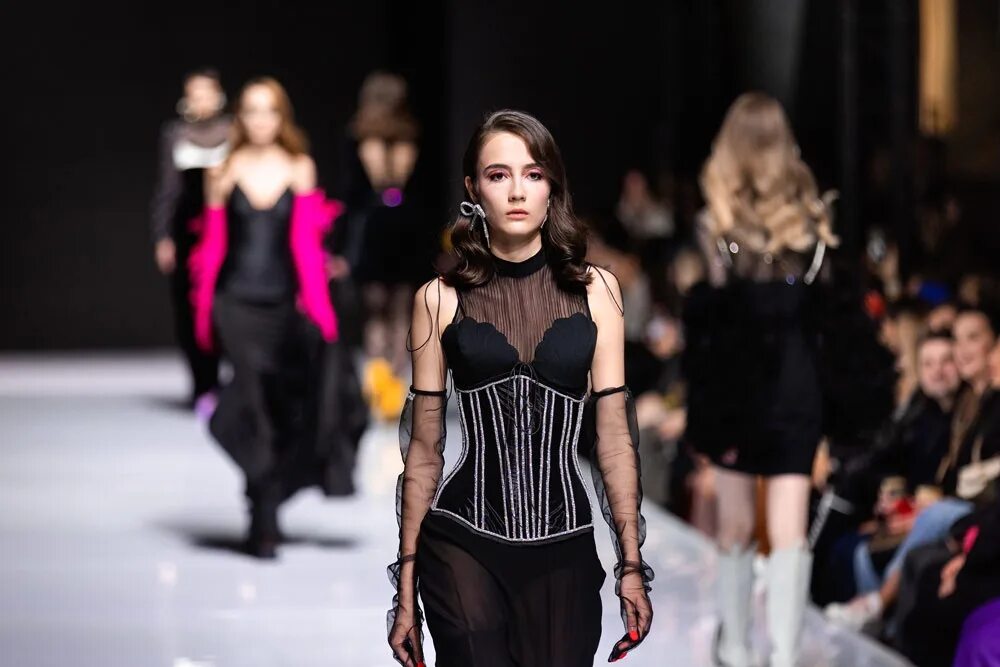 Показ мод 2024 женская С 19 по 23 апреля в "Афимолл Сити" пройдет City Fashion Week - Российская газета