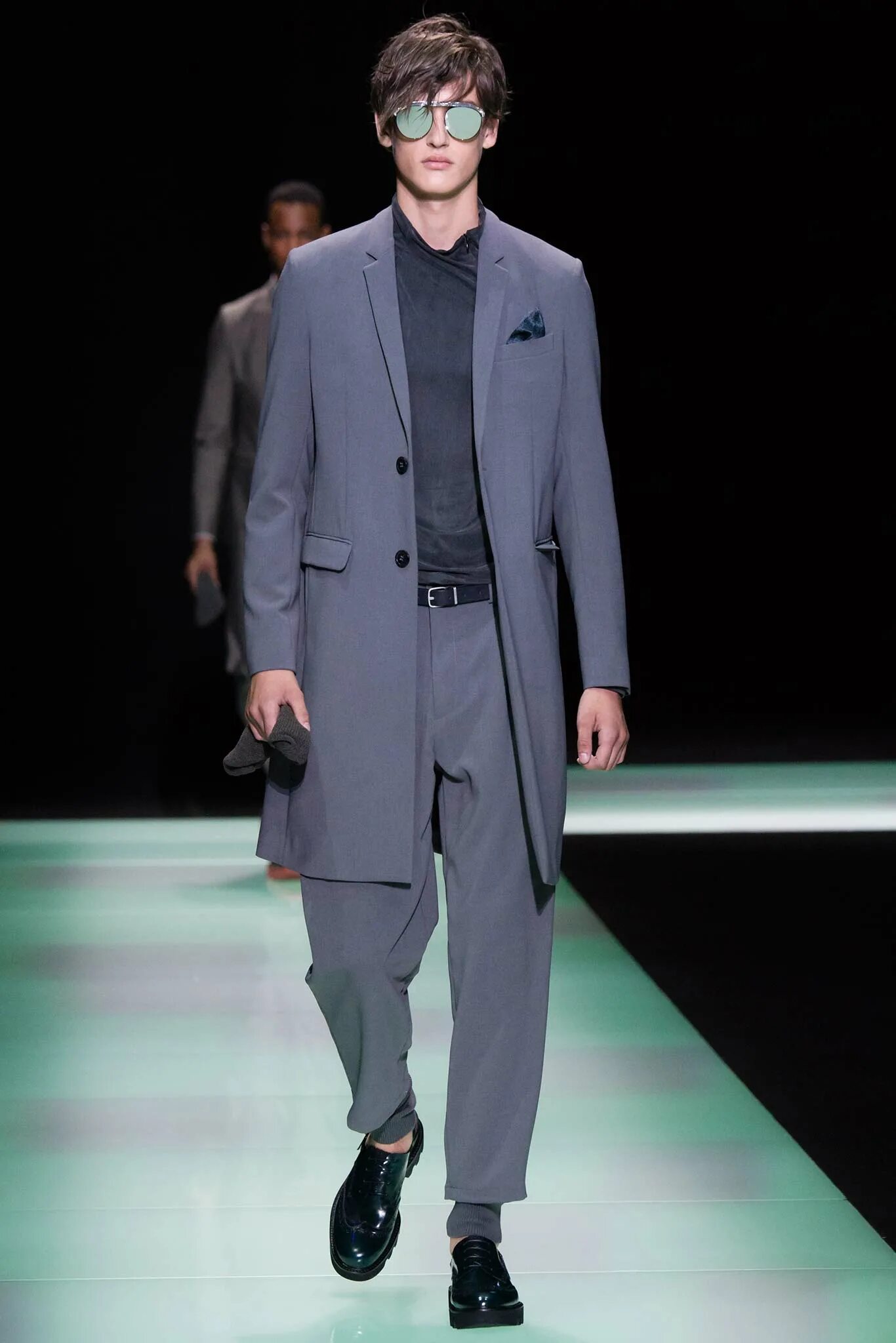 Показ мод мужских костюмов Emporio Armani Spring 2016 Menswear Collection Vogue