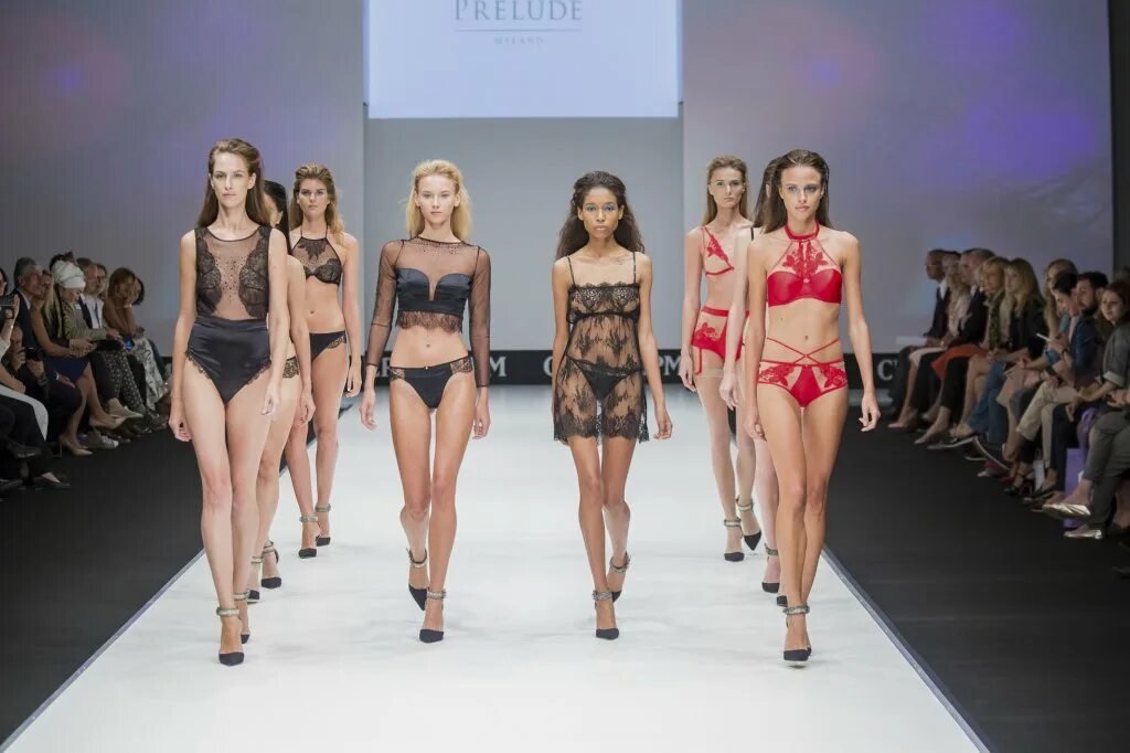 Показ мод женского белья Mode Lingerie & Swim Moscow textile network