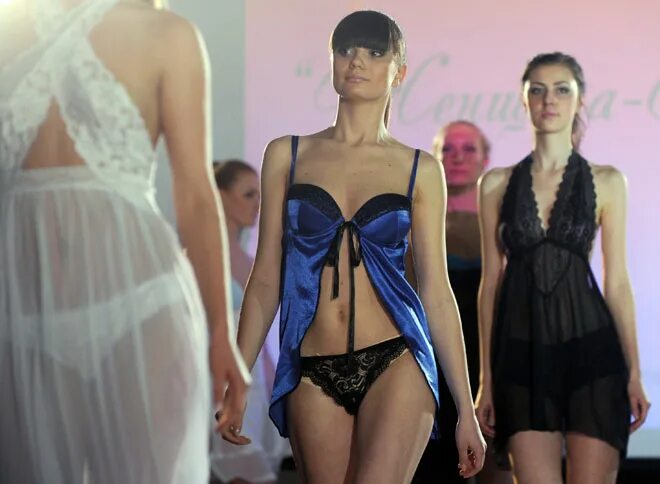 Показ мод женского белья видео Lingerie preziosa per le signore di Minsk - la Repubblica