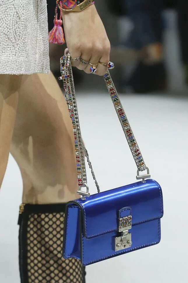 Показ сумочек 179 лучших сумок Недели моды в Париже Dior shoulder bag, Bags, Dior