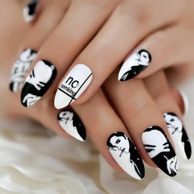 Показать черно белый маникюр Pin on Nails