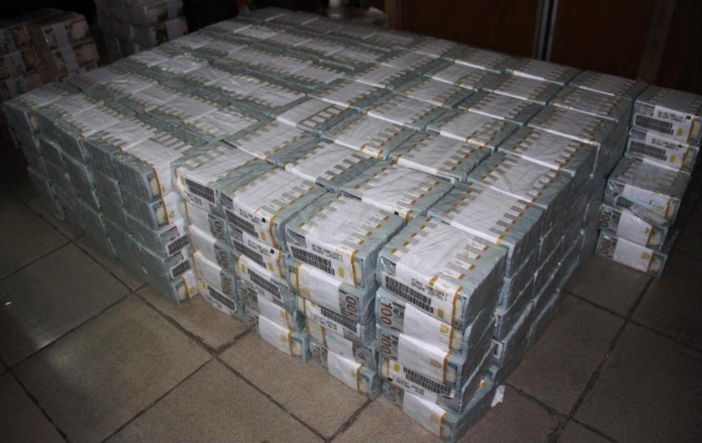 Показать деньги 1квантилиард даларов фото Кто может продать 10000 биткоинов? Страница 3 MiningClub.info