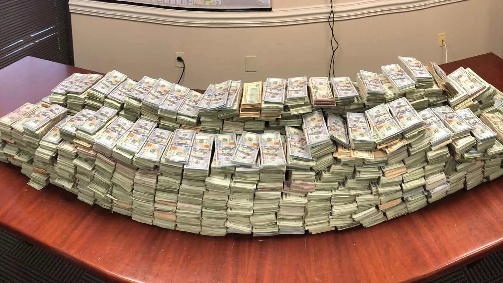 Показать деньги 1квантилиард даларов фото 1000000 в долларах - CoffeePapa.ru