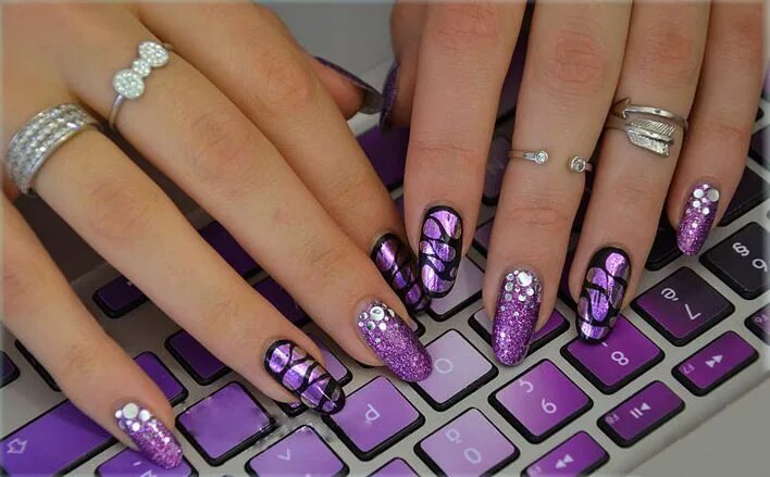 Показать дизайн красивого маникюра 15 Diseños para pintar tus uñas de color morado. *Son tan elegantes! Uñas color 