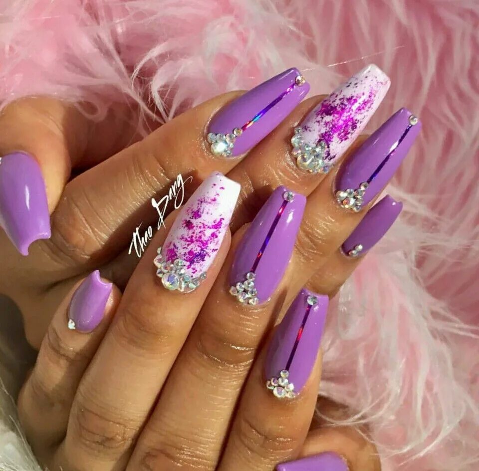 Показать дизайн красивого маникюра Pin on nails Purple nail art, Purple and pink nails, Purple nails