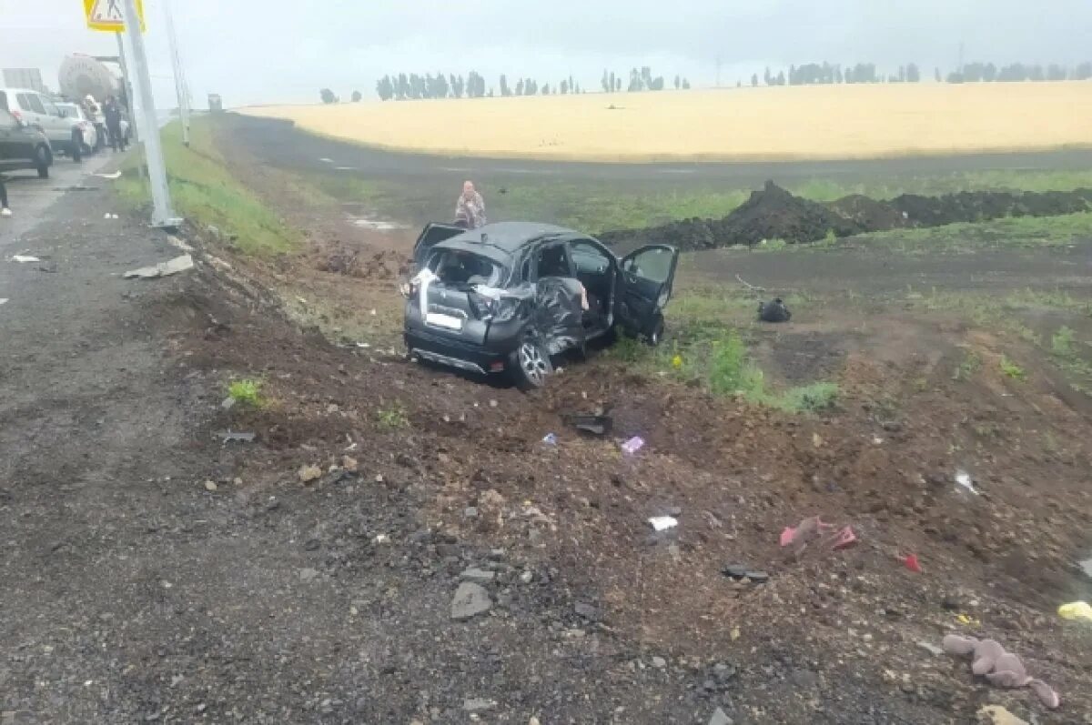 Показать фото без цензуры дтп казань оренбург Двое детей погибли в страшном ДТП на трассе Казань - Оренбург АиФ Казань