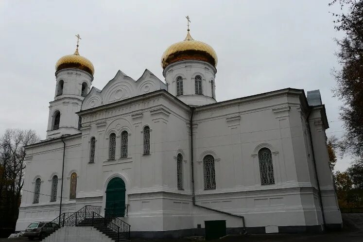 Показать фото храма в вышнем волочке Богоявленский собор (1809-1814, 1866)