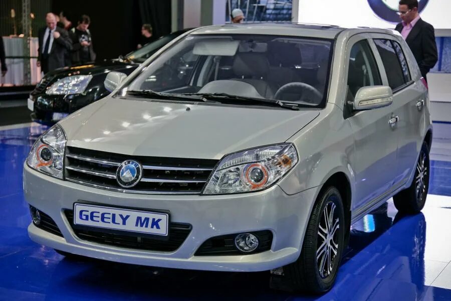 Показать фото китайских автомобилей Geely MK 2008 года выпуска. Фото 3. VERcity