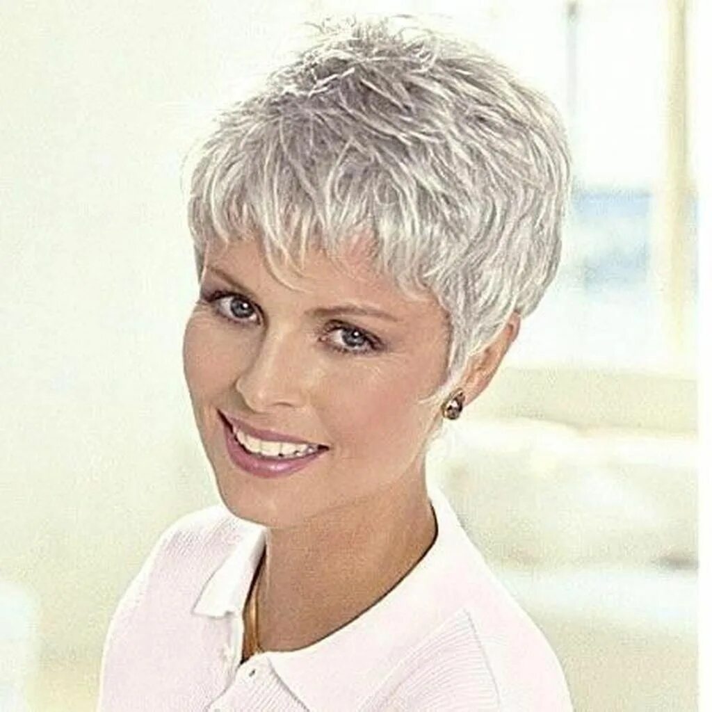 Показать фото коротких женских стрижек 44 Pretty Grey Hairstyle Ideas For Women Короткие стрижки, Прическа для пожилой 