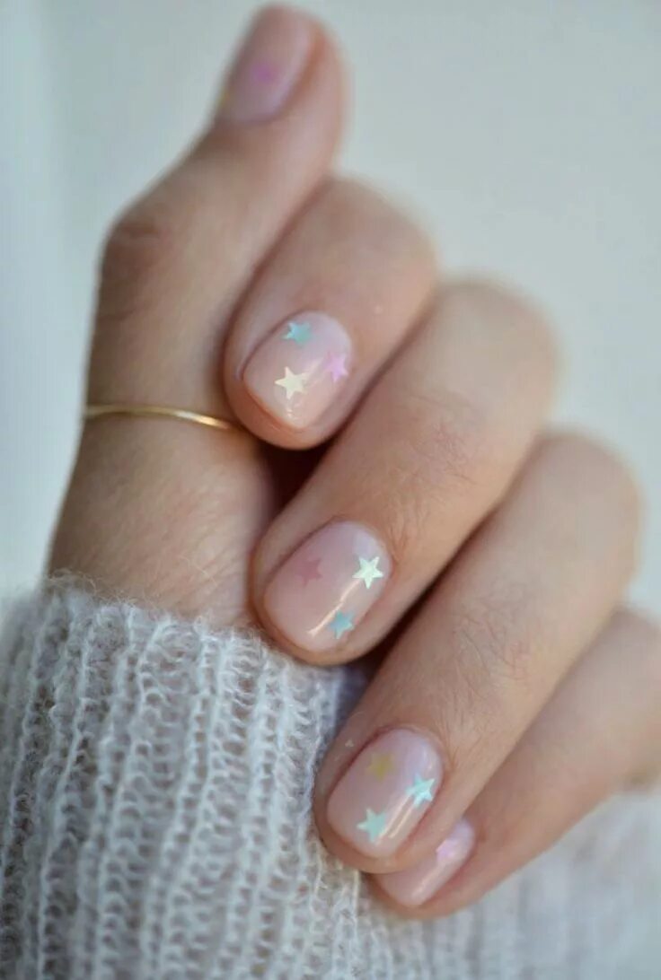 Показать фото маникюр на короткие ногти subtle shimmer star manicure #NailArtIdeas - #manicure #nailartideas #shimmer #s