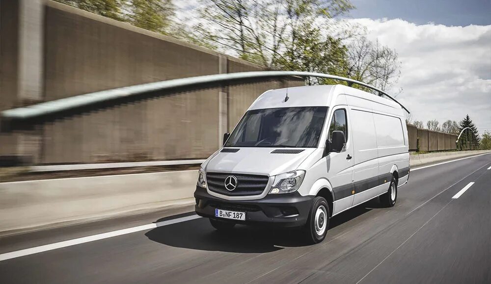 Показать фото мерседес спринтер Mercedes-Benz Sprinter признан лучшим коммерческим автомобилем