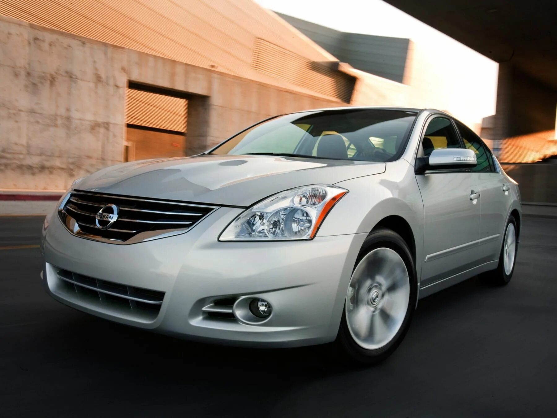 Показать фото ниссан Nissan Altima 2009 года выпуска, 4 поколение, рестайлинг, седан - комплектации и