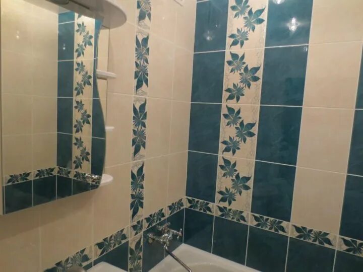 Показать фото плиток в ванной Укладка кафельной плитки и керамогранита. - купить в Краснодаре, цена 110 руб., 