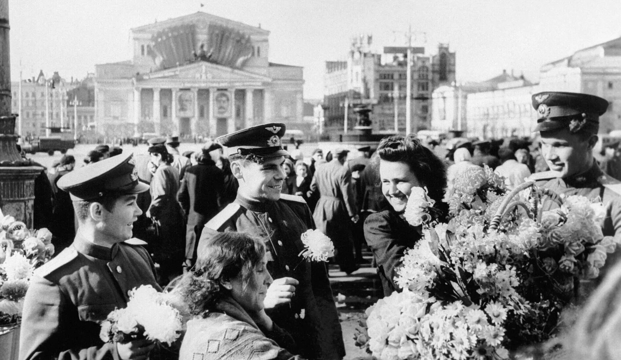 Показать фото победы Праздник со слезами на глазах: 9 мая 1945 года в архивных фото - РИА Новости Кры