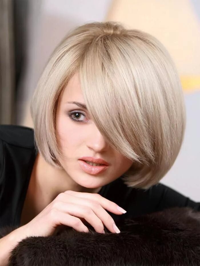 Показать фото причесок каре Модные стрижки 2018 года. 6 модных тенденций (фото) Bob hairstyles, Short hair s