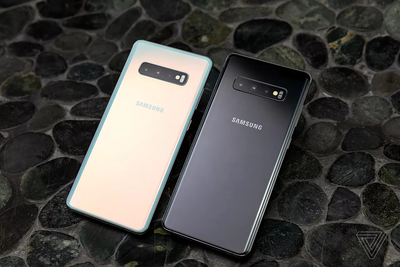 Показать фото телефона самсунг Впечатления от Samsung Galaxy S10 и S10e. Держим в руках