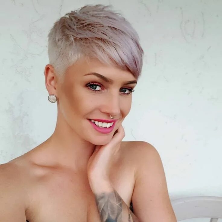 Показать фотографии женских коротких стрижек Pin on Kurzes Haar Super short hair, Short hair styles, Very short hair