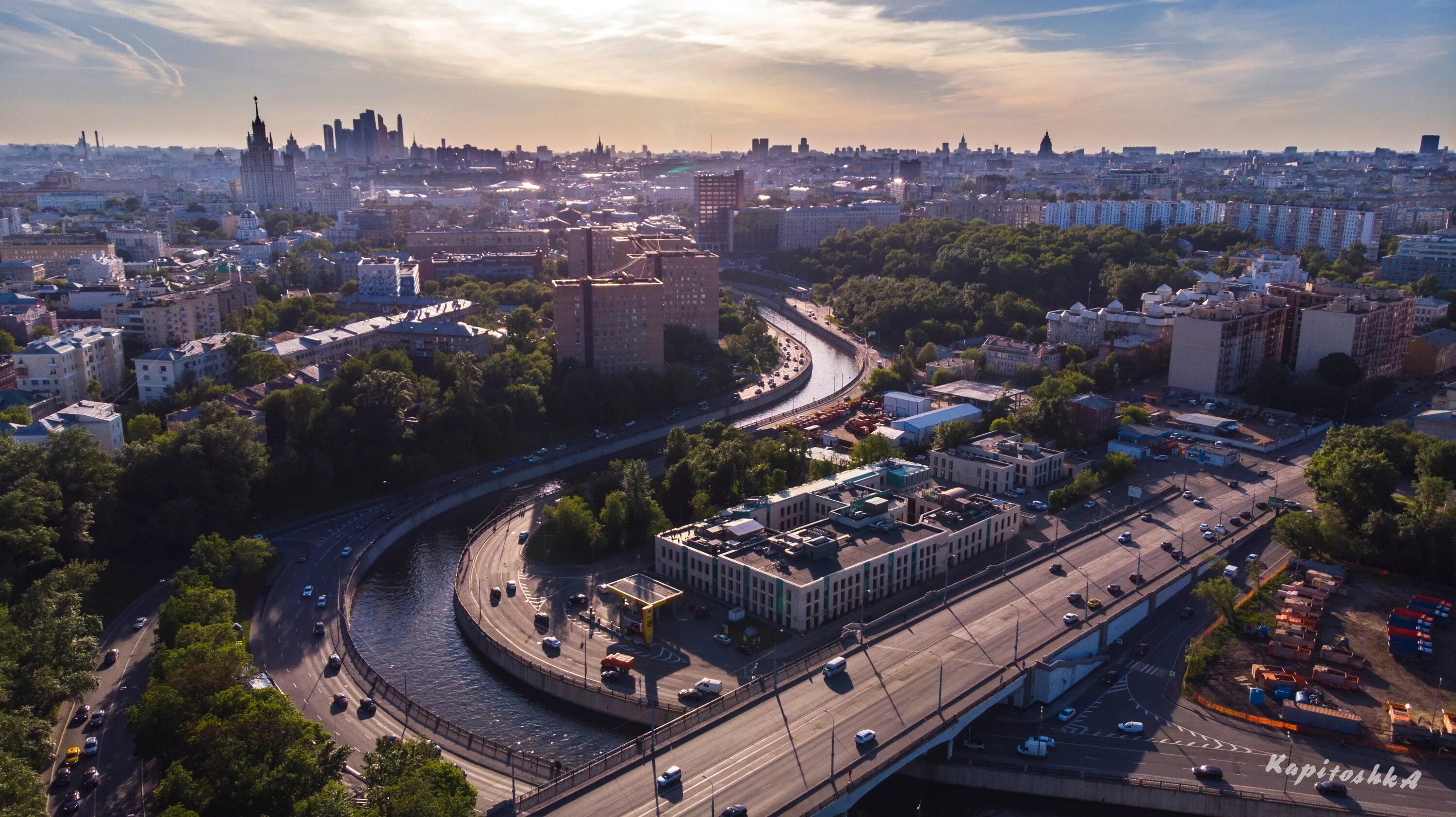 Показать город москва фото г. Москва Николоямская набережная - Фото с высоты птичьего полета, съемка с квад