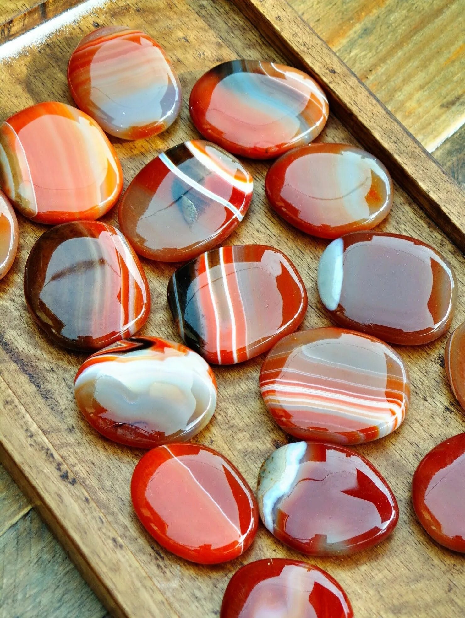 Показать камень сердолик как выглядит Banded Carnelian Palm Stones Rocks and gems, Minerals and gemstones, Rocks and c