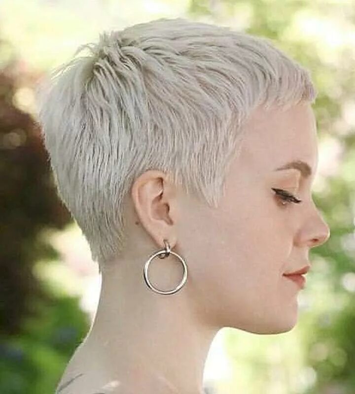 Показать очень короткие женские стрижки Alexandre Takao Short Hairstyles - 1 Super short hair, Short hair styles, Short 