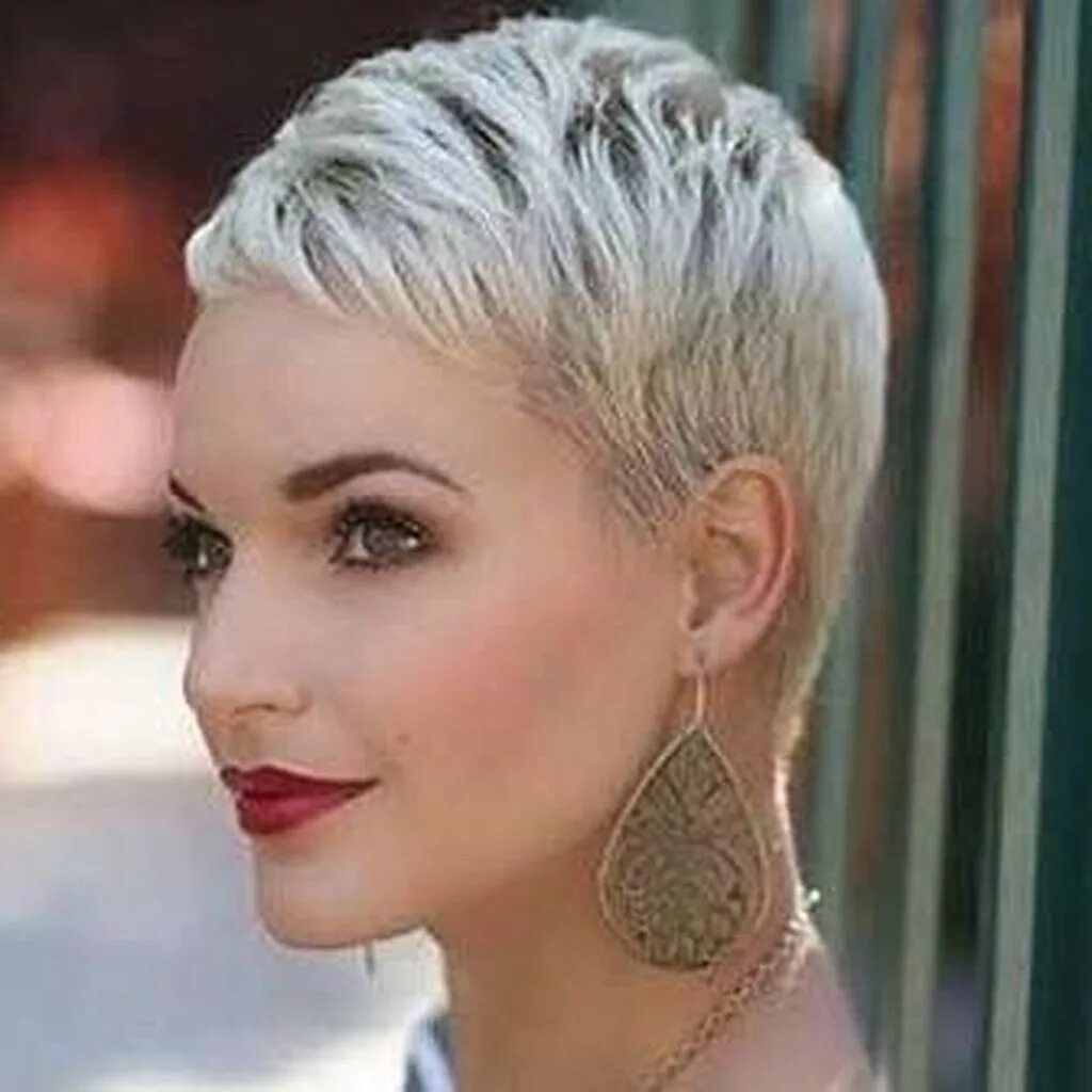 Показать очень короткие женские стрижки 40 Popular Short Pixie Hairstyles Ideas Short blonde pixie, Short hair styles pi