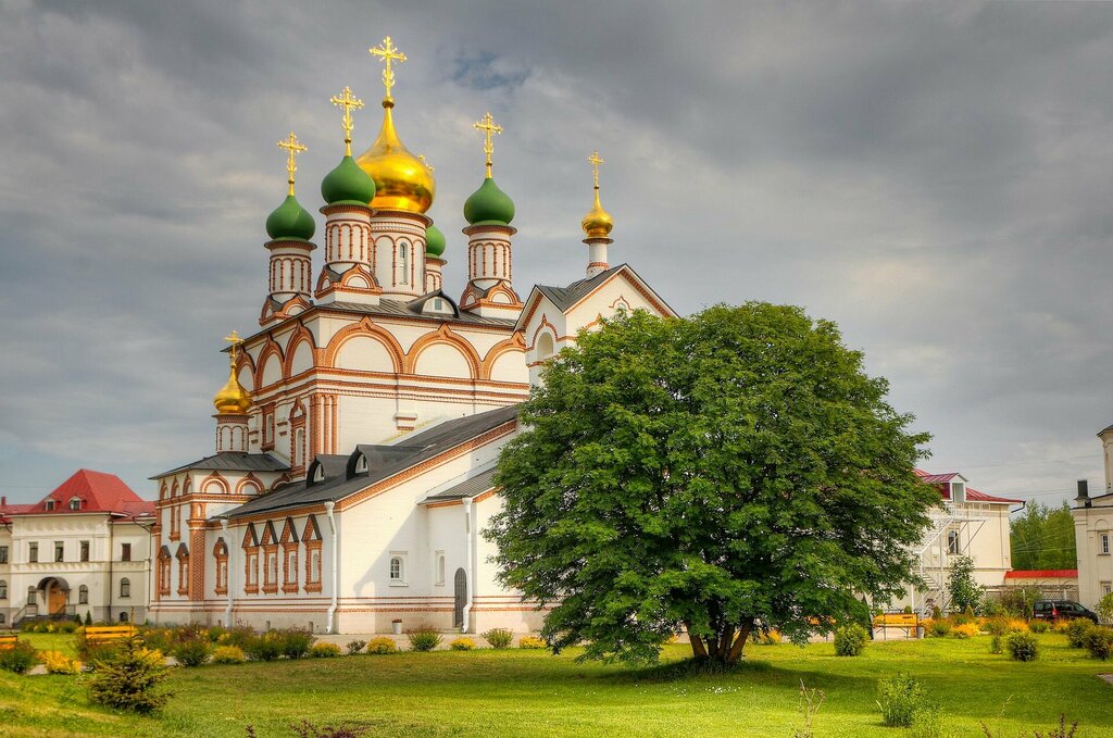 Показать церковь фото Собор Сергия Радонежского в Троице-Сергиевом Варницком монастыре, православный х