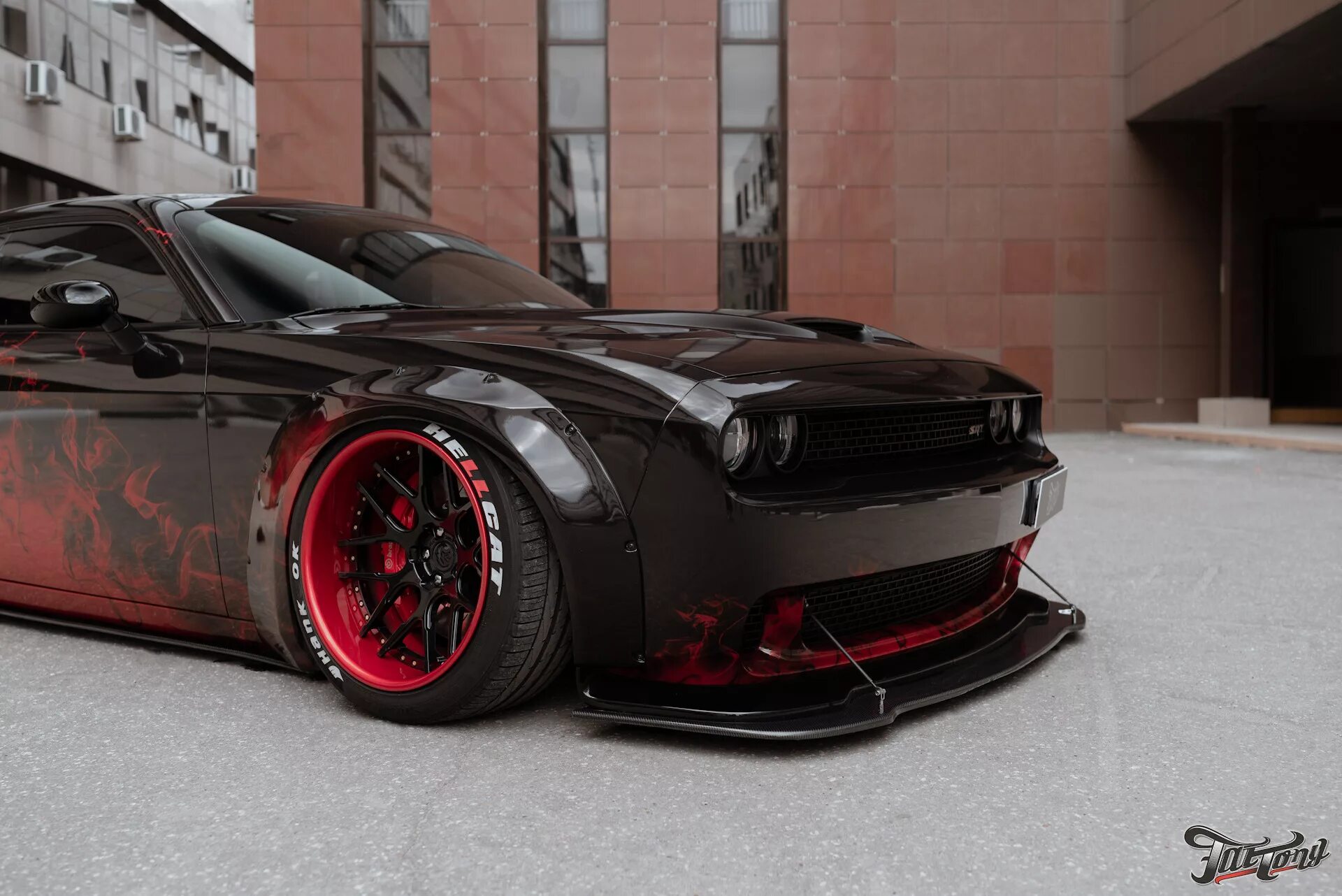 Показать тюнинг автомобиля Dodge Challenger Hellcat. Dodge Challenger Hellcat. Расширение Liberty Walk, кар