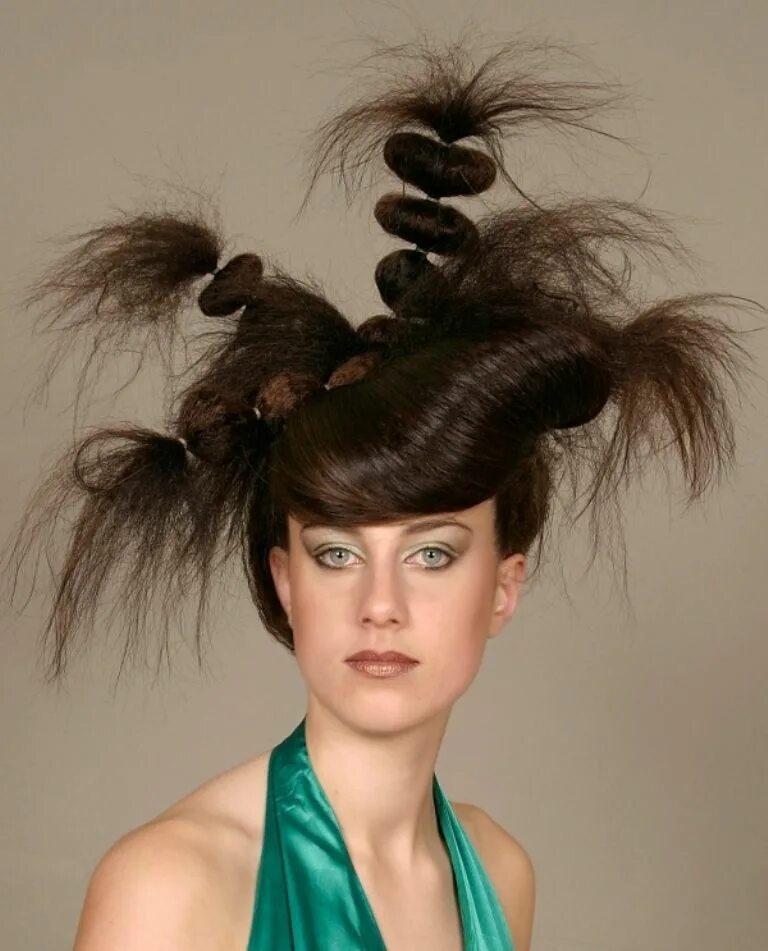 Показать женские прически фотографии 25 Funny and Crazy Hairstyles to Change Yours Ball