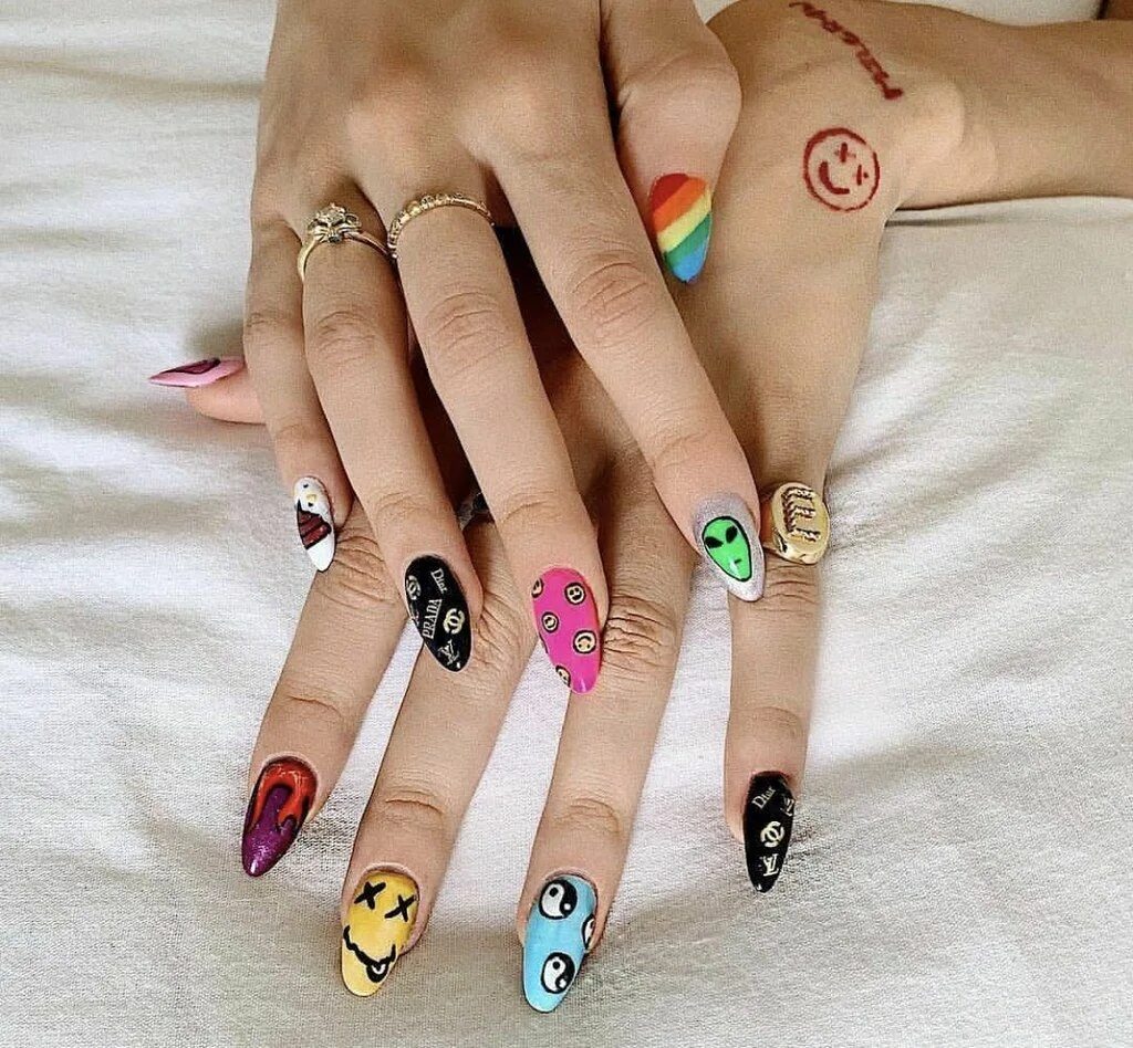 Покажи дизайн маникюра Roberta Munis - A fada das unhas artísticas! Unhas artísticas, Unhas desenhadas,