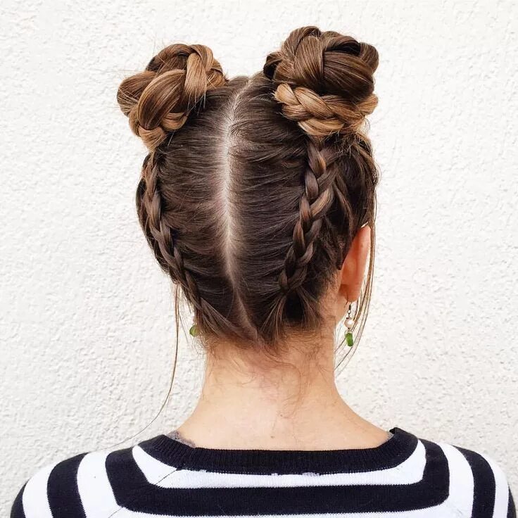 Покажи фотки легких причесок Upside down Dutch braids into 2 braided buns. Идеи причесок, Модные прически, Пр