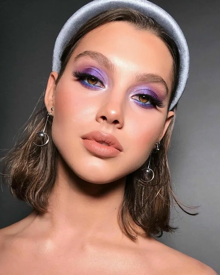 Покажи фотки макияжа ριηtєʀєst * @sᴀʙʀɪɴᴀᴄʟᴇᴍᴇɴᴛ Purple eye makeup, Purple makeup, Aesthetic makeup