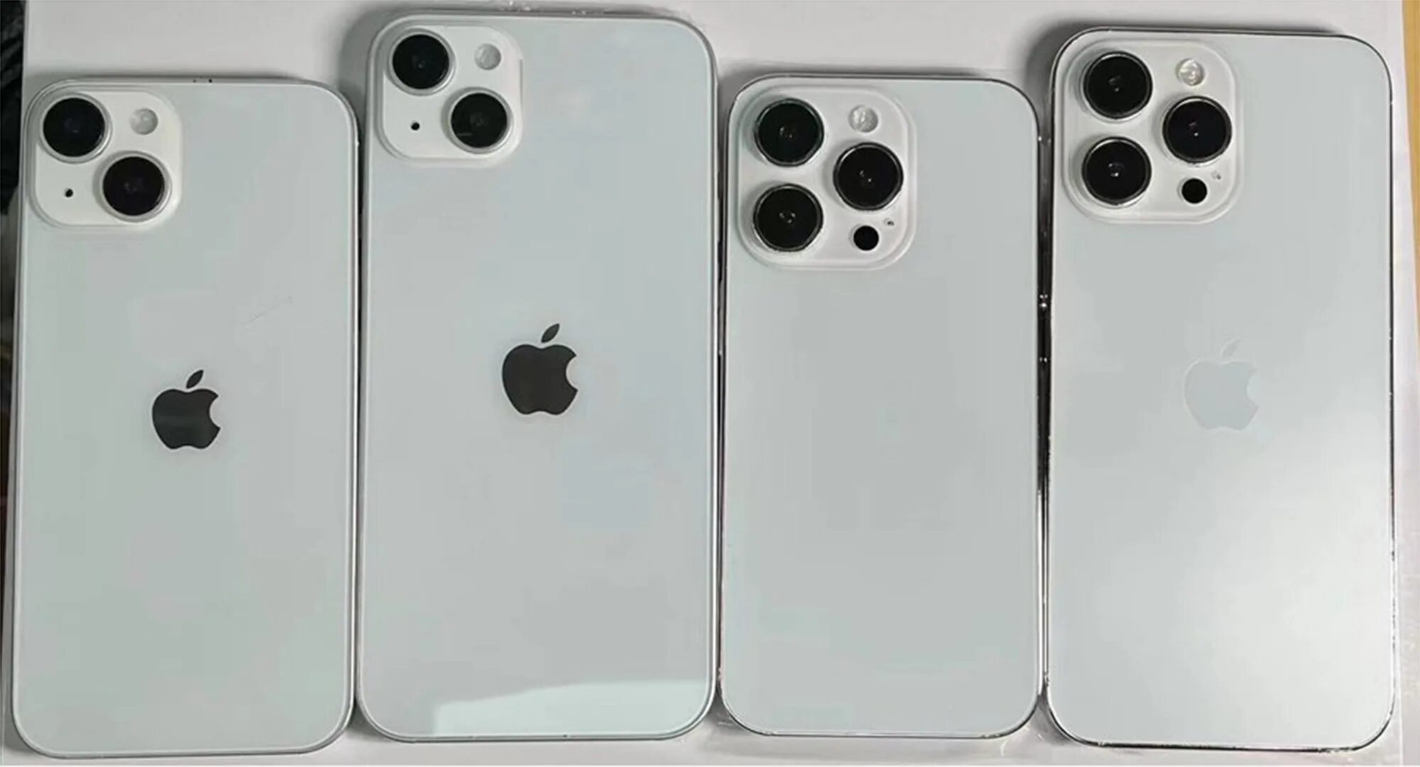 Покажи фото айфон 14 Apple leaker reveals 'first look' of top-secret iPhone 14 models