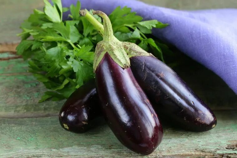 Покажи фото баклажана Foto: Shutterstock Eggplant, Roasted eggplant salad, Fruit nutrition