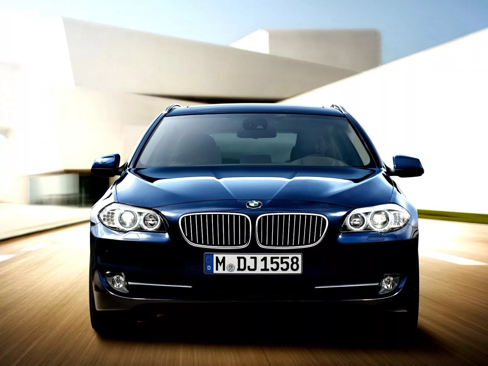 Покажи фото бмв 5 BMW 5-Series шестое поколение ( F11, F10) 2010-13 год без адаптивной системы осв