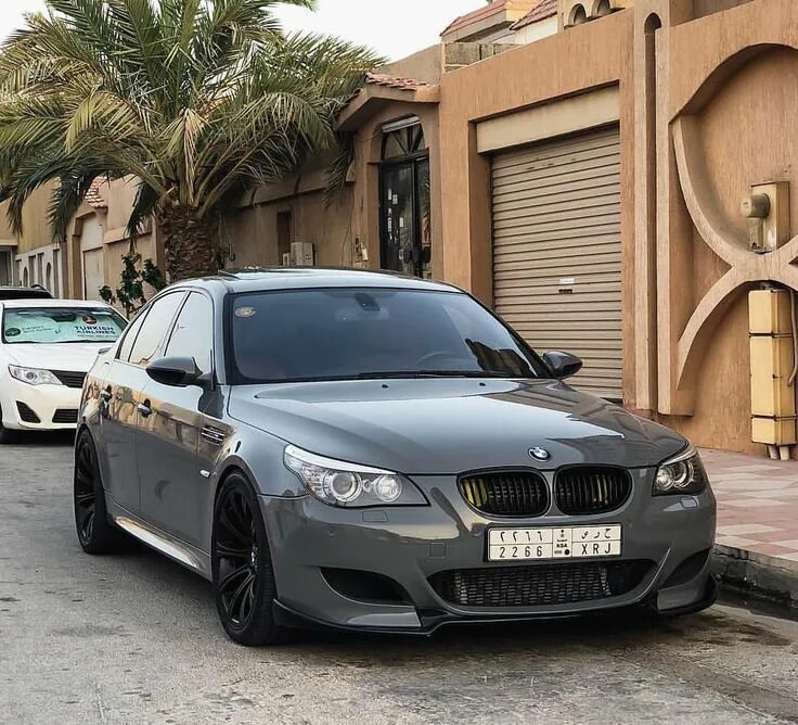 Покажи фото бмв 5 bmw m5 e60 panosundaki Pin Bmw serisi, Araba, Bmw