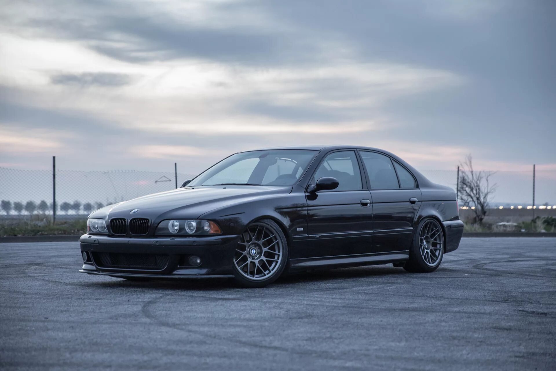 Покажи фото бмв е 39 BMW E39 M5 - DRIVE2