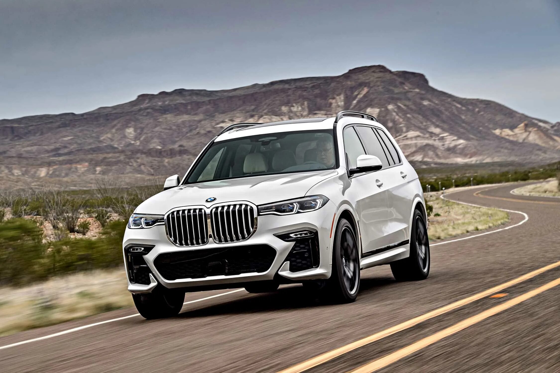 Покажи фото бмв икс 7 The first-ever BMW X7 (03/2019).