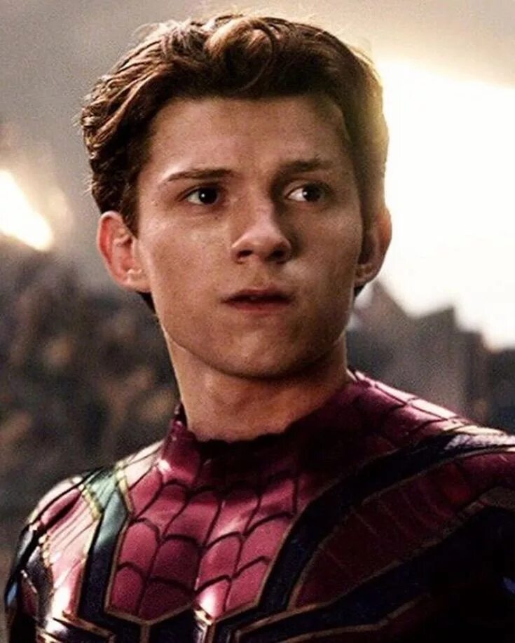 Покажи фото человека паука Is There A Big Fans Of Spider Man Far From Home? Tom holland spiderman, Tom holl