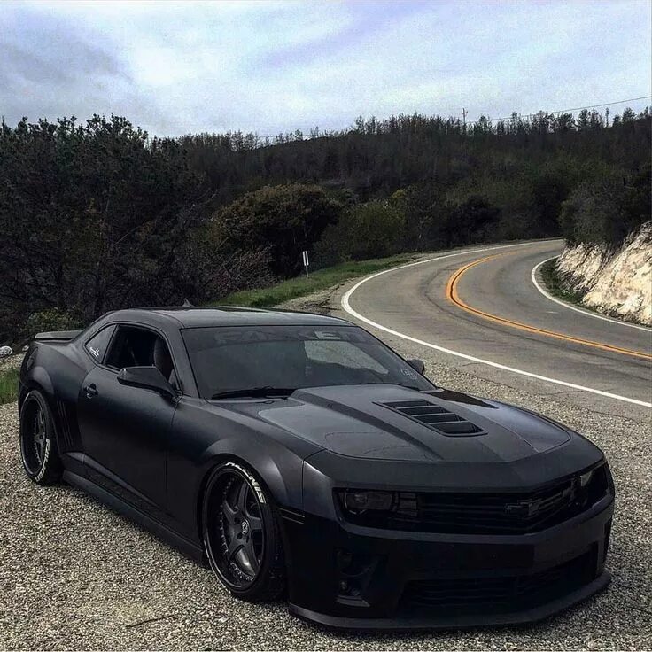 Покажи фото черный шевроле камаро гоночный @americanmusclehd on Instagram: "@thats_vader Camaro is for real sick! #american