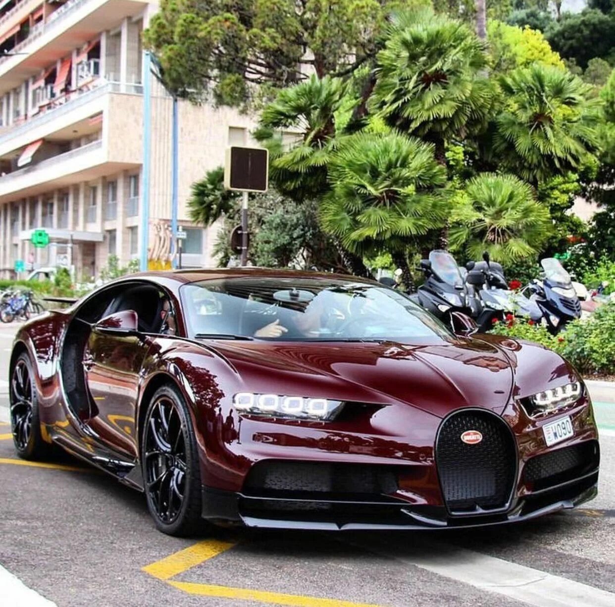 Покажи фото дорогих машин Pinterest Bugatti cars, Bugatti, Bugatti chiron