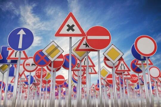 Покажи фото дорожных знаков Traffic Signs Зображення - огляд 1,844,502 Стокові фото, векторні зображення й в