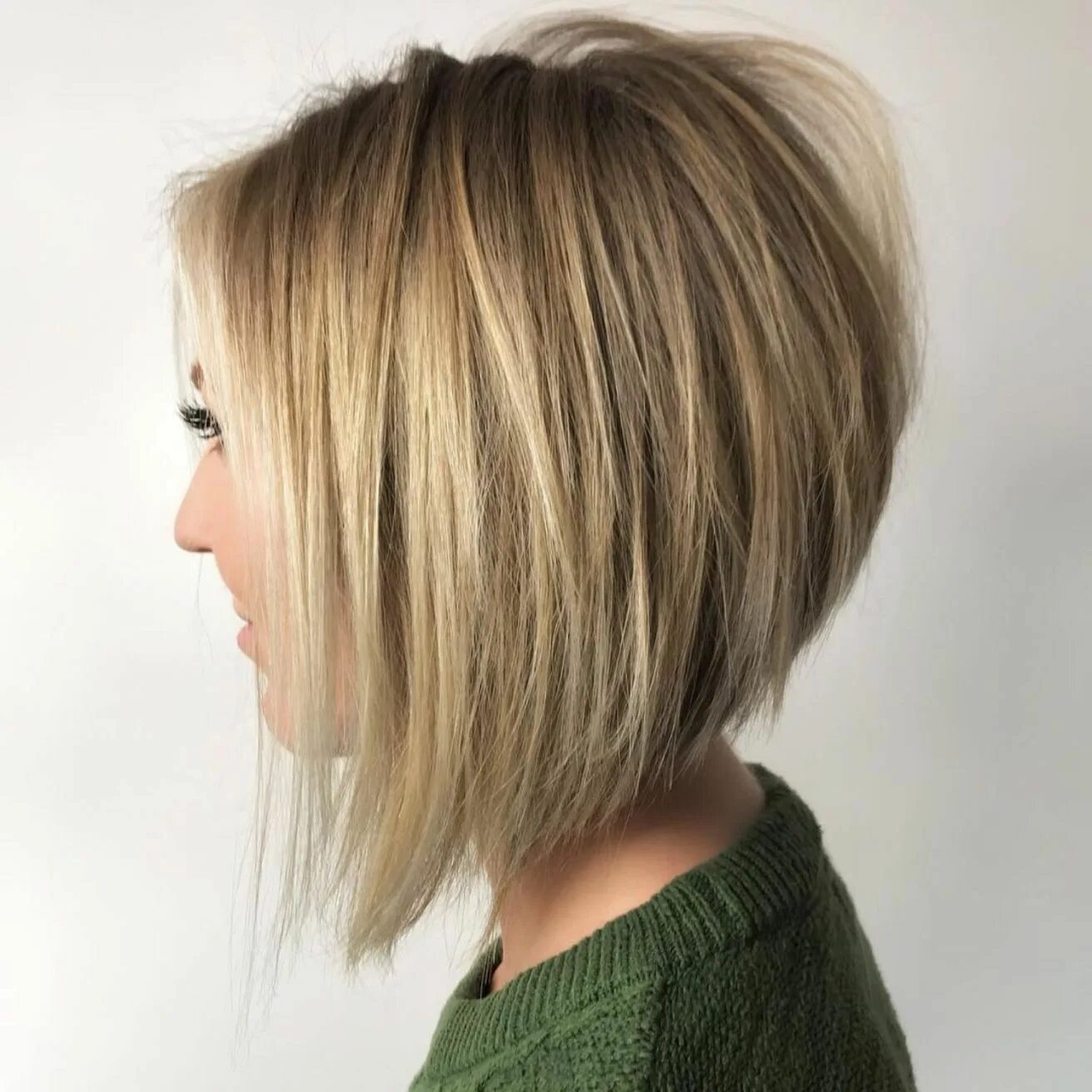 Покажи фото градуированное каре 50 Hottest Stacked Haircuts to Try in 2024 Stacked bob haircut, Stacked haircuts