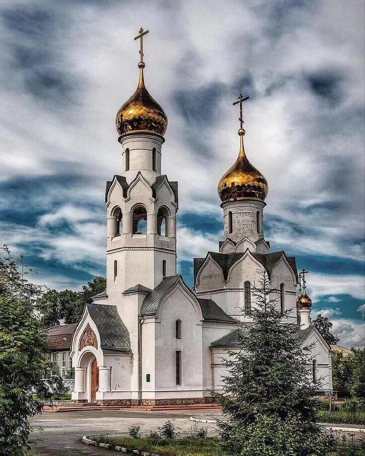 Покажи фото храма Temple in the name of the Archangel Michael in the St. John the Baptist Monaster