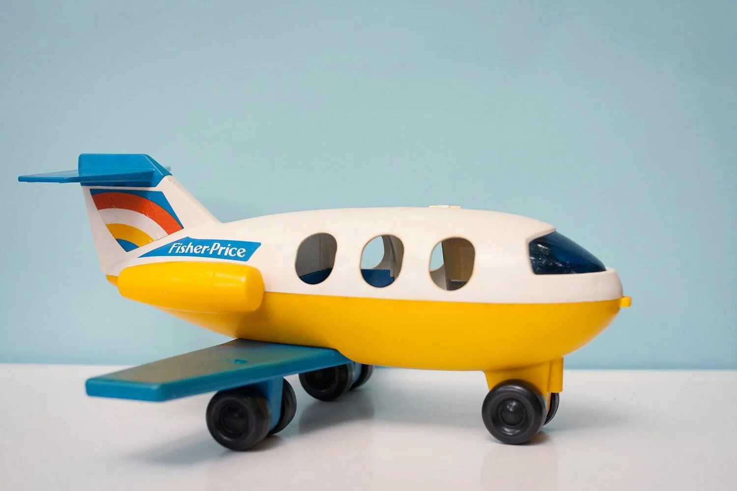 Покажи фото игрушки самолета Vintage 1980 Fisher Price Toy Airplane, Fisher Price Little People Airplane. $18