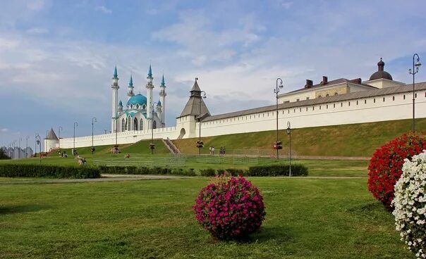 Покажи фото казани Жизнь вокруг нас Казанский кремльКазанский кремль - древнейшая часть и цитадель 