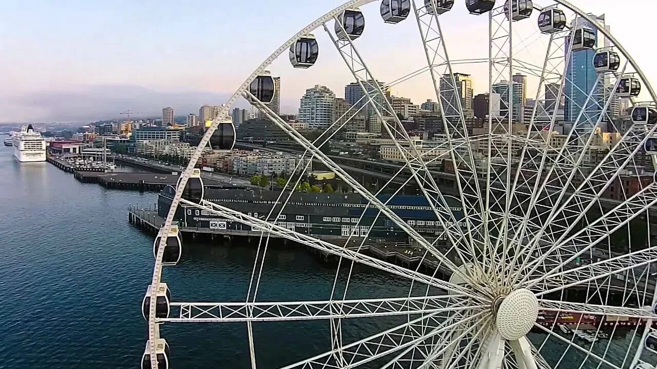 Покажи фото колесо обозрения Seattle Ferris Wheel Flyby - YouTube